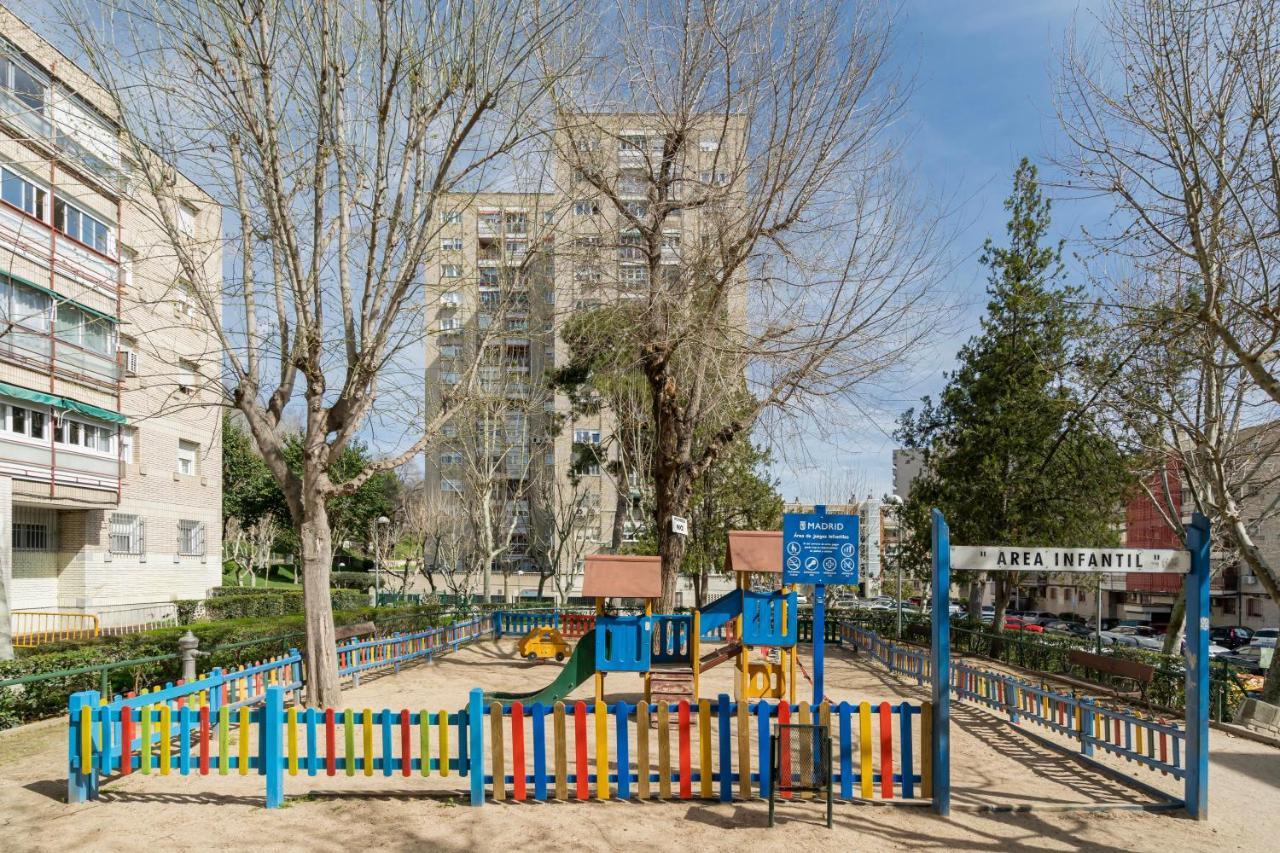For You Rentals Moderno Apartamento Temporal Cerca Zoo Y Del Parque De Atracciones Ceb76 Madrid Luaran gambar