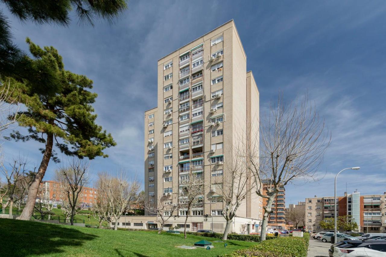 For You Rentals Moderno Apartamento Temporal Cerca Zoo Y Del Parque De Atracciones Ceb76 Madrid Luaran gambar