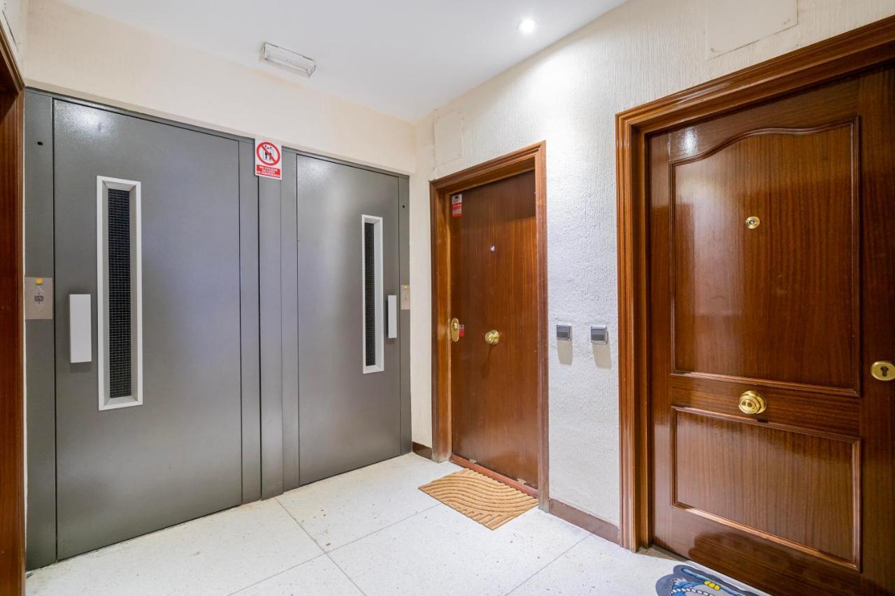 For You Rentals Moderno Apartamento Temporal Cerca Zoo Y Del Parque De Atracciones Ceb76 Madrid Luaran gambar
