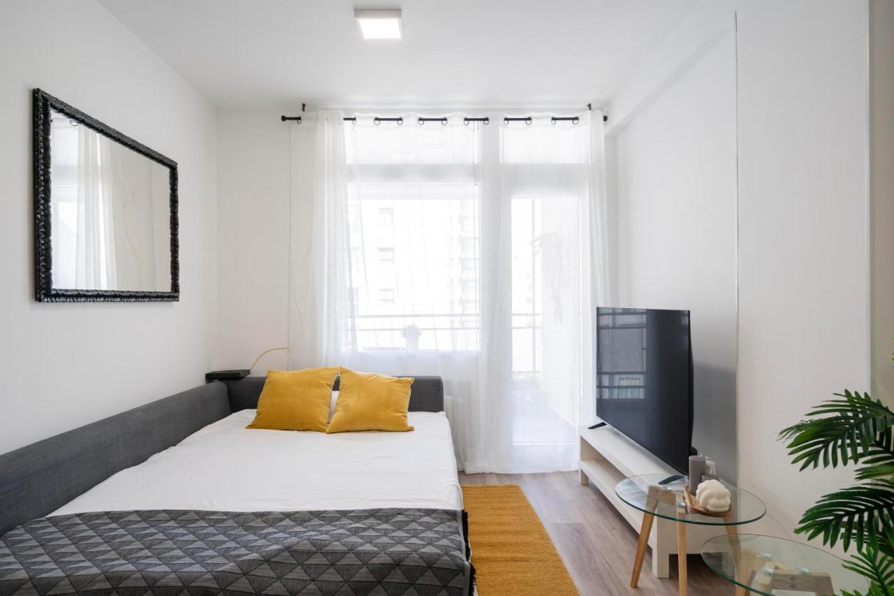 For You Rentals Moderno Apartamento Temporal Cerca Zoo Y Del Parque De Atracciones Ceb76 Madrid Luaran gambar