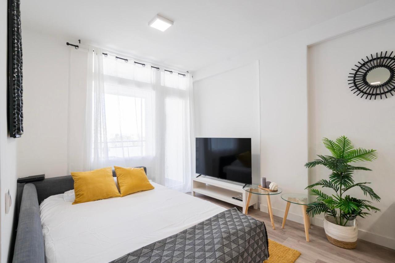 For You Rentals Moderno Apartamento Temporal Cerca Zoo Y Del Parque De Atracciones Ceb76 Madrid Luaran gambar