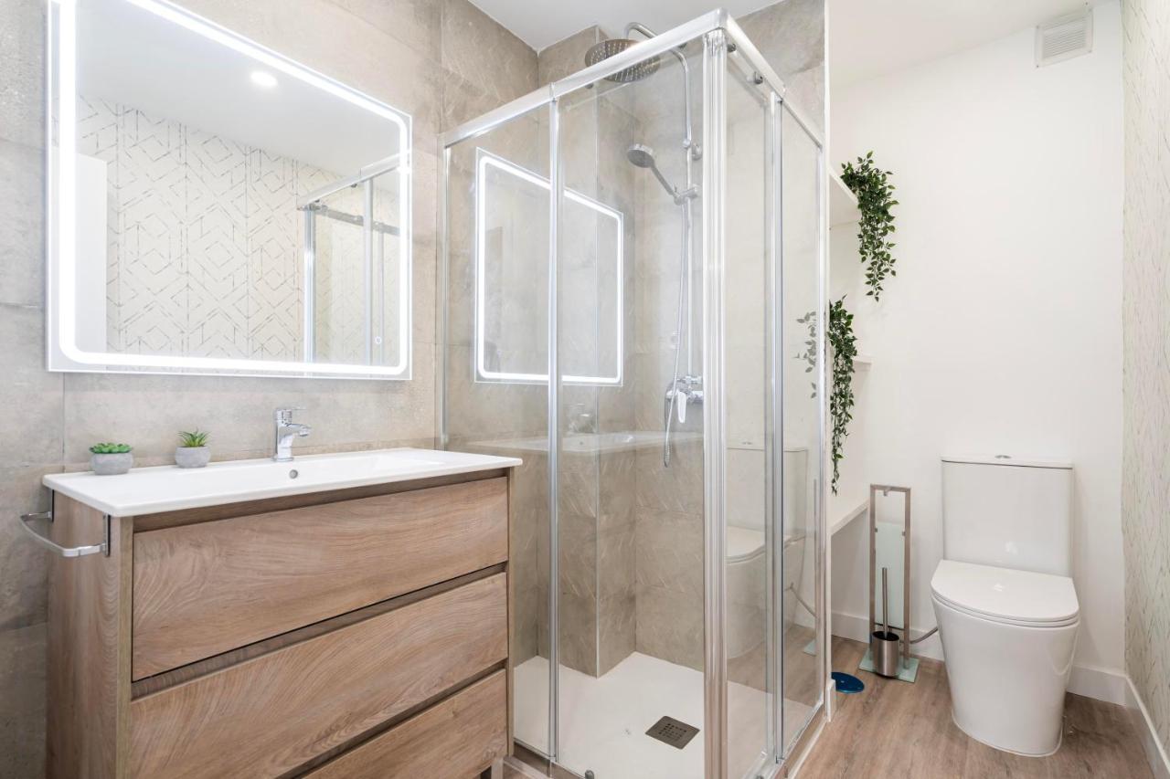 For You Rentals Moderno Apartamento Temporal Cerca Zoo Y Del Parque De Atracciones Ceb76 Madrid Luaran gambar